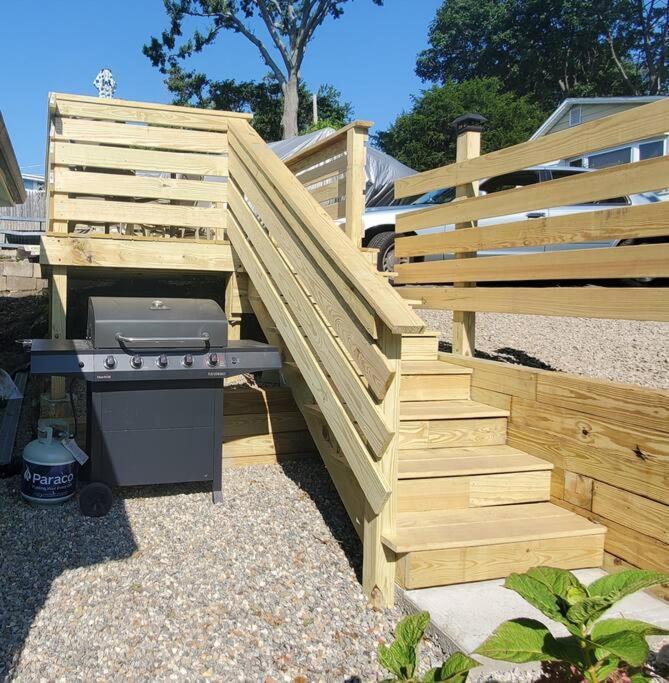 Beachy Bay Breeze Bungalow 2Br With Parking And Close To Many Amenities. West Haven Exterior photo