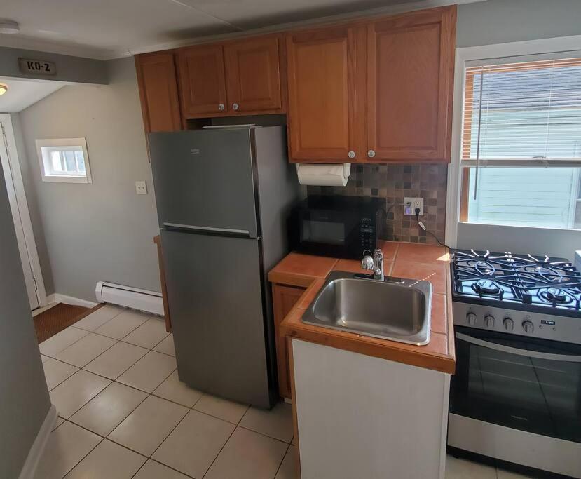 Beachy Bay Breeze Bungalow 2Br With Parking And Close To Many Amenities. West Haven Exterior photo